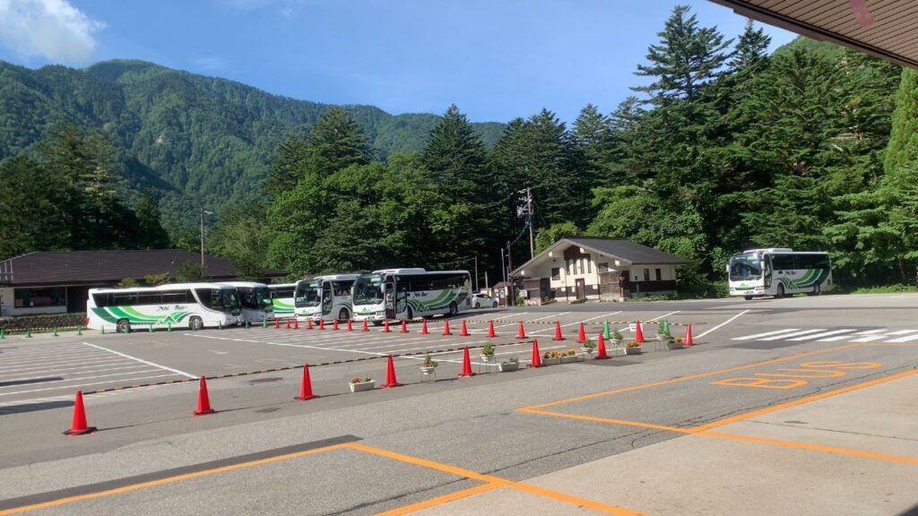 平湯温泉バスターミナル